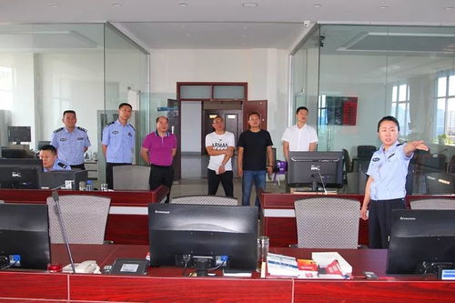 烈日烤交警,企業(yè)獻(xiàn)愛(ài)心